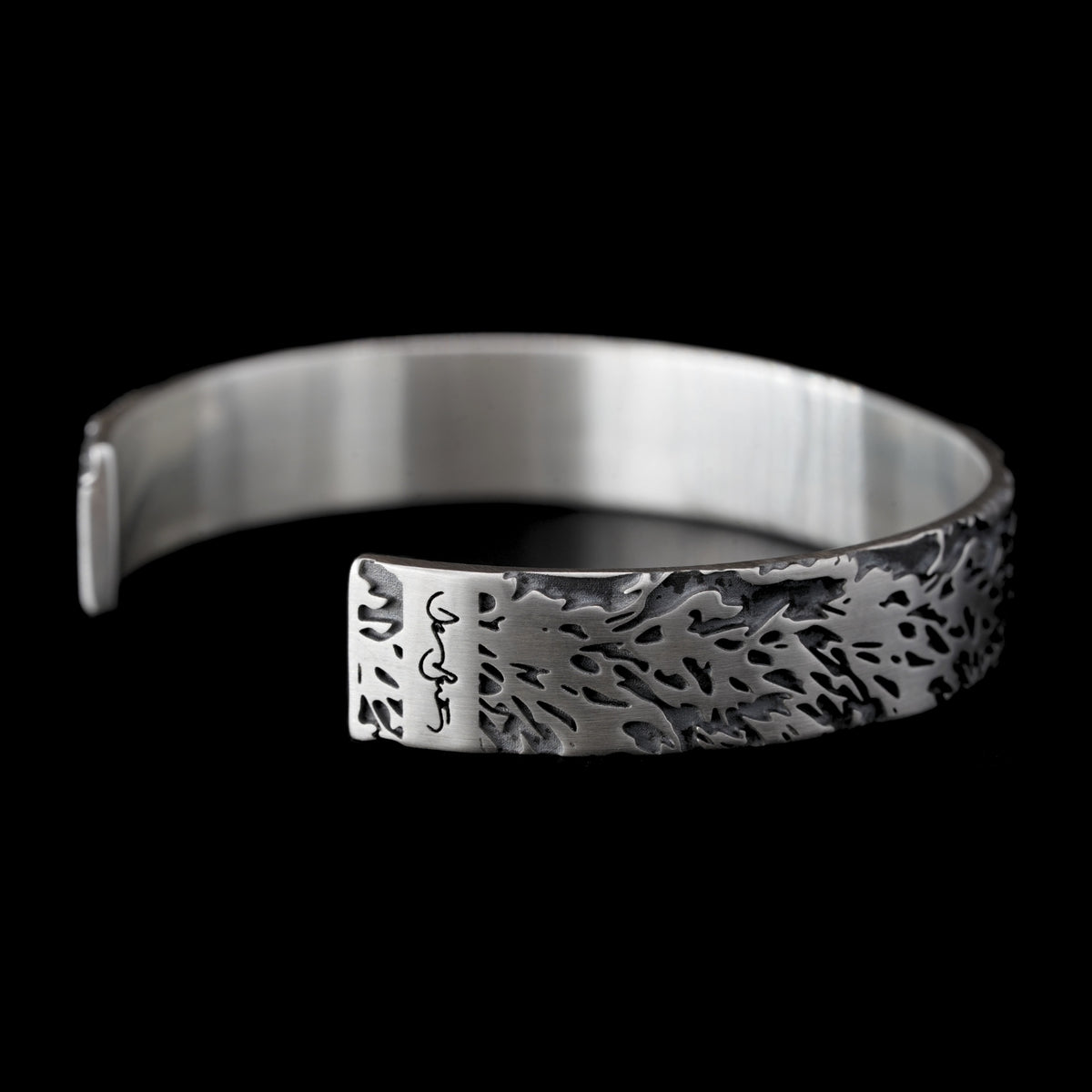 The Wolf Cuff